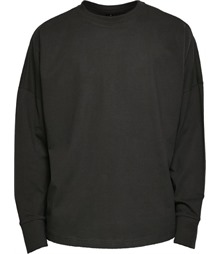 Oversize cut on sleeve long sleeve